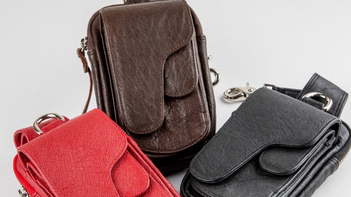 HERMES レッドレザーベルト 専用ポーチ付き 前回も大反響！「第2弾」携帯にも便利な、世界最高級リメイクレザーの