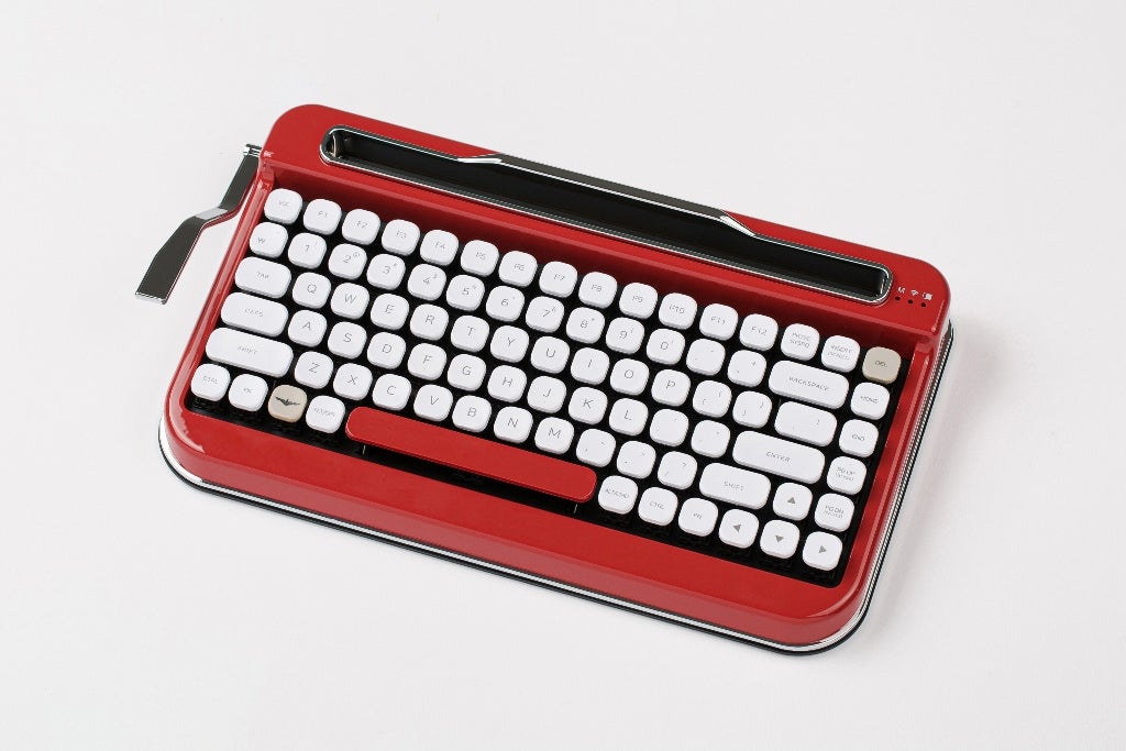 レトロなのにデジタル。タイプライター風ワイヤレスキーボード