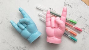 リトアニアブランドから新デザイン！赤ちゃんの手をモチーフにした キャンドルハンド