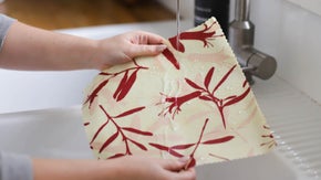 オーストラリア生まれの洗って繰り返し使える食品用ラップ「ミツロウラップ」先行販売