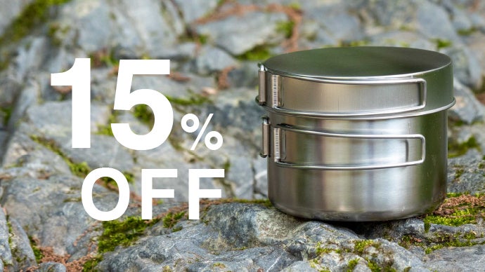 アウトドアの頼れる相棒。水だけでアブラ汚れもスルンと落ちるキャンプ