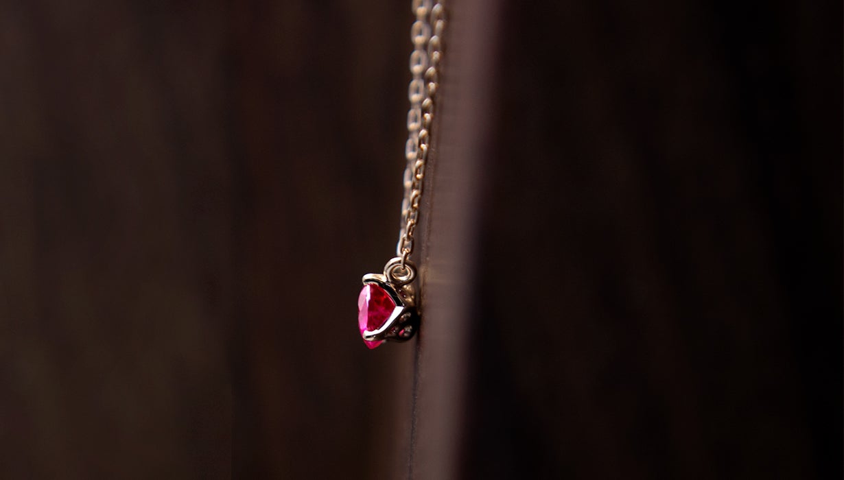 ルビー　ネックレス　K18 オーバル　ピジョンブラッド【GIA】【新品】 ルビーネックレスK18 オーバルピジョンブラッド【GIA】【新品】