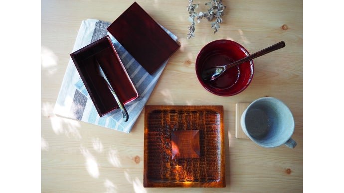 サクッと食感長持ちのパン皿と「飛騨春慶塗」で優雅な朝のスタートを