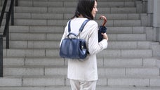 職人が作る、女性向けリュック仕様ダレスバッグ。オンオフ使える軽快ミニリュック。