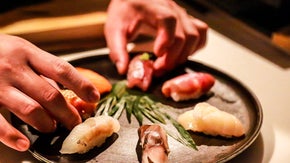 新進気鋭の鮨職人があなたのご自宅で握る。本格的な出張江戸前鮨を期間限定で会員募集