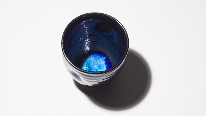 青い海、満天の星空、石垣島そのものが器に映し出される石垣焼を毎日の