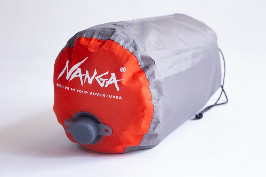 NANGA発！快適な睡眠を得ることを追求した、超軽量ダウン寝袋