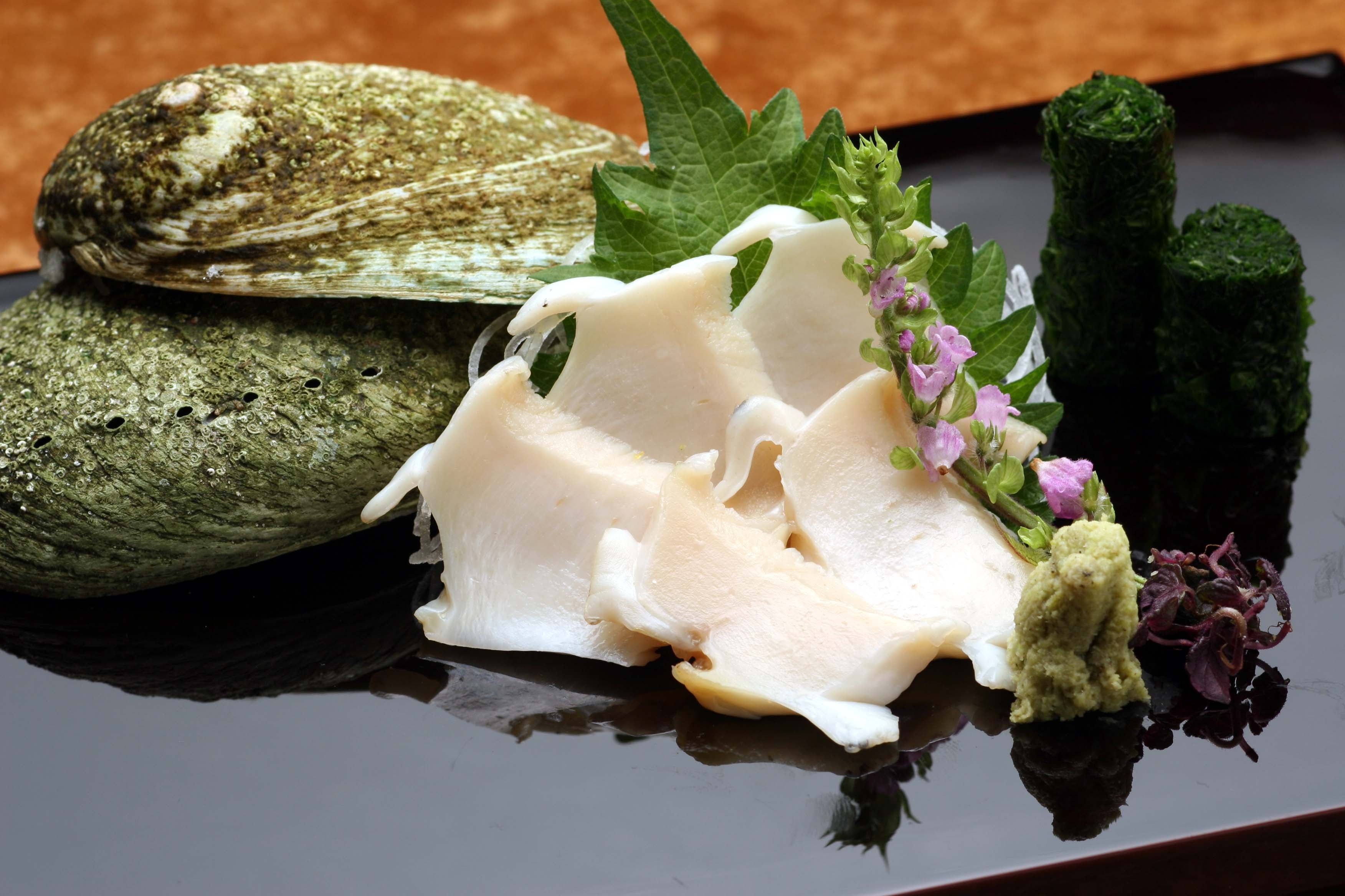 こだわりが強すぎる！あわびの旨味を閉じ込めた肝醤油『ひすいの粋