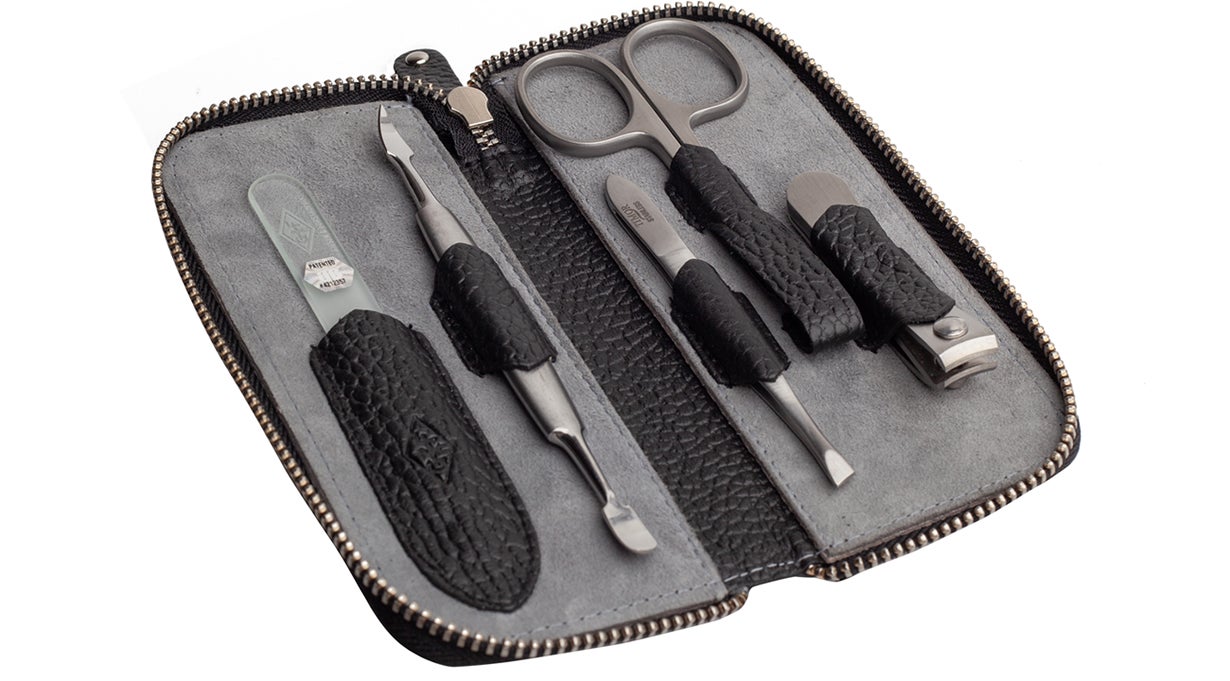 極限の切れ味で、デキる大人の清潔感を極める爪切りセット。刃物の本場