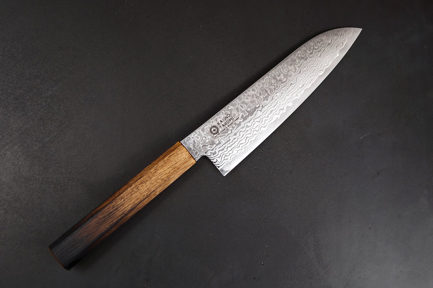 誰でもプロレベル！食材の旨味を格上げする「ダマスカス包丁」 鍛冶の