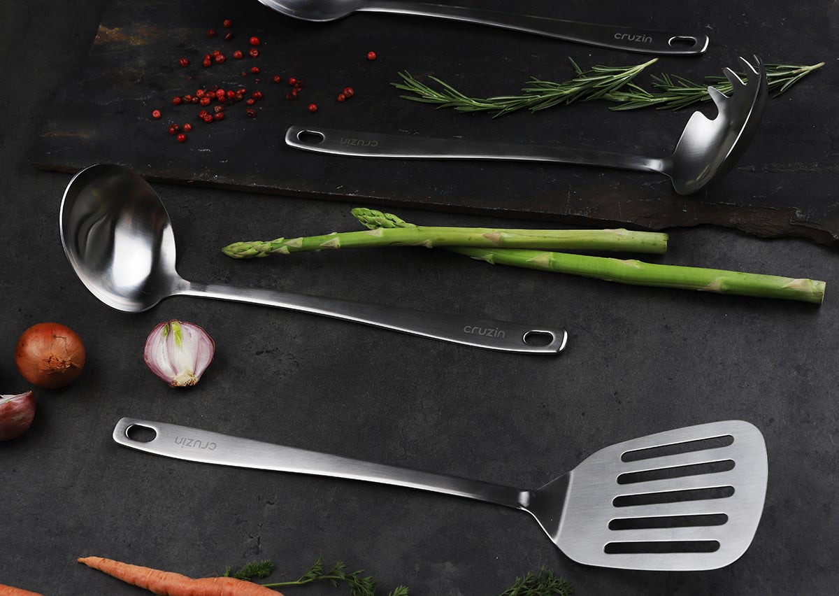 より衛生的に】高級感のあるステンレス素材、選りすぐりのキッチン