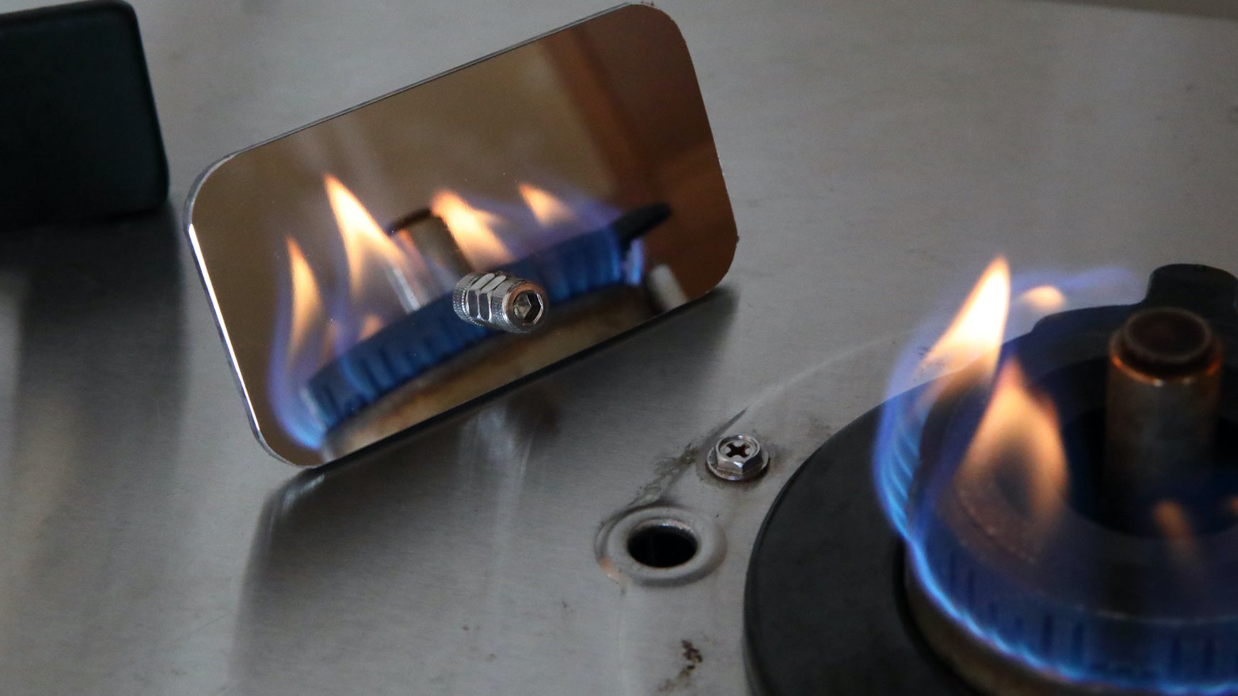 一目で火力がわかる！コンロに置くだけ。割れない & 燃えない 素材の