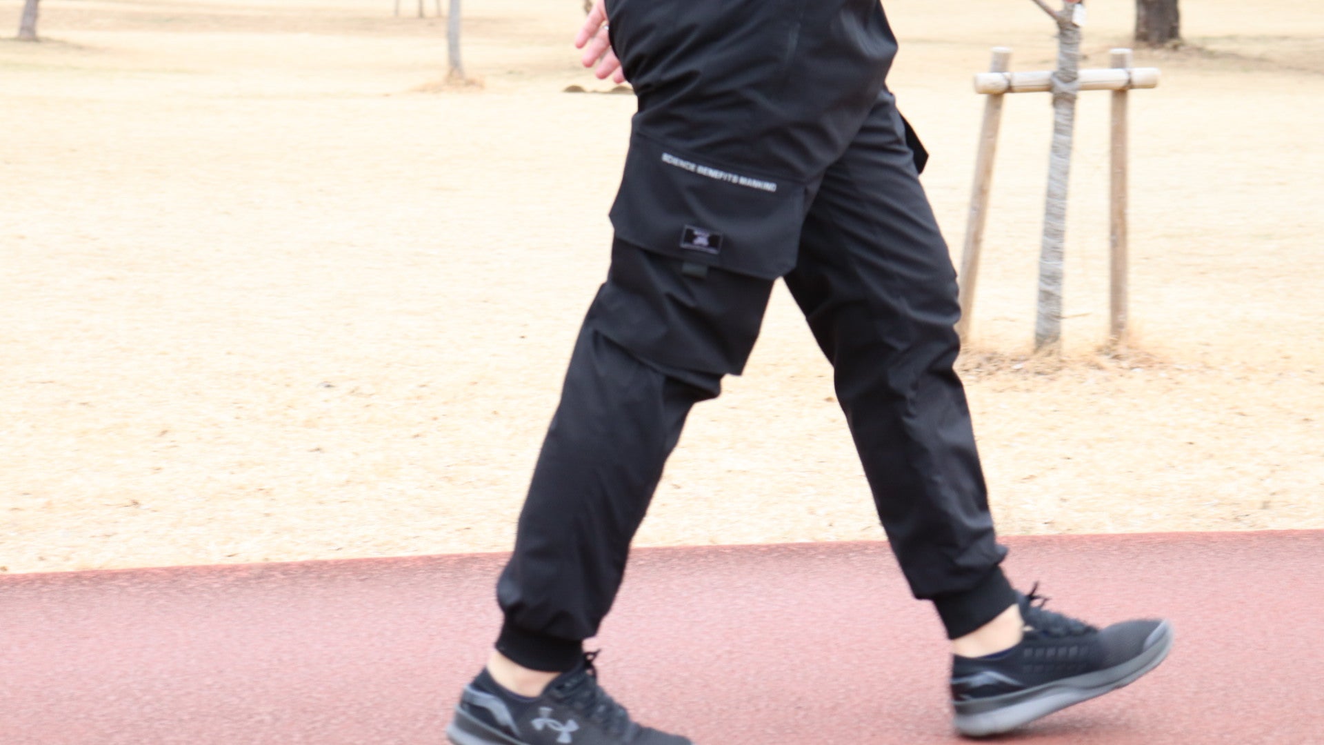 革命的なアウトドアパンツ登場！！宇宙服素材エアロゲル断熱パンツ