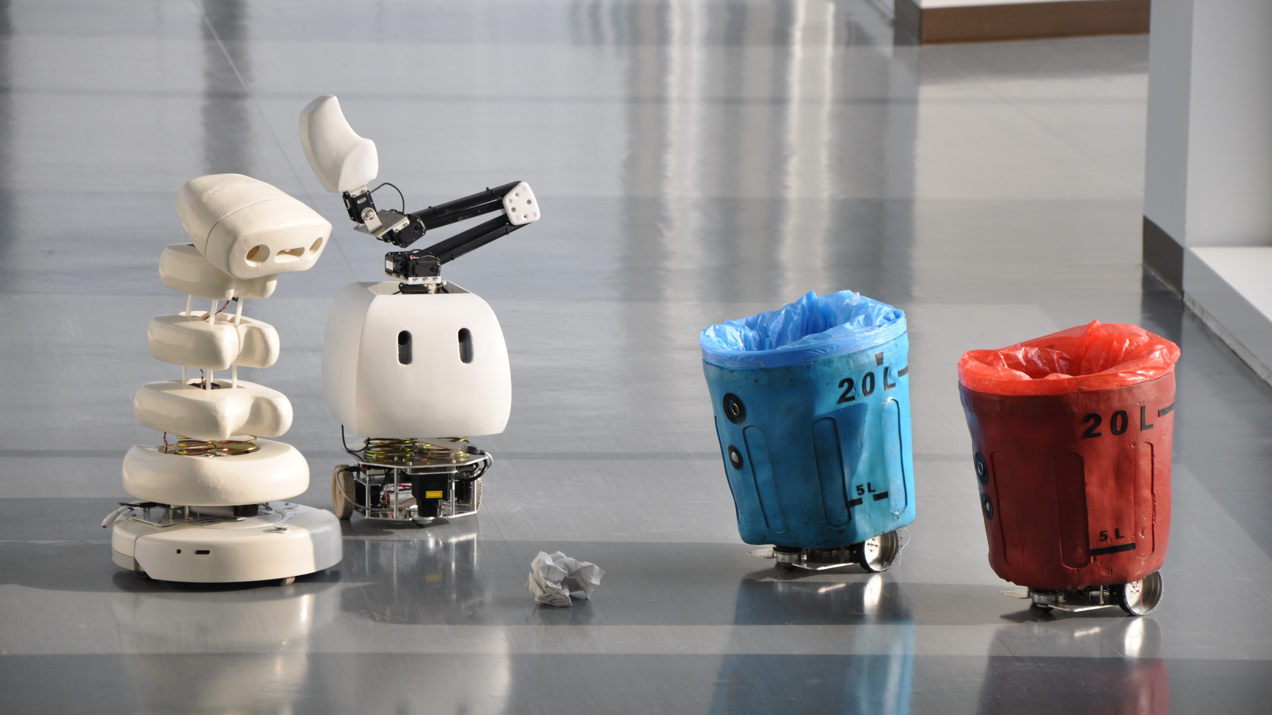 パナソニック開発】気ままな同居人ロボット「ニコボ」。寝言やオナラ