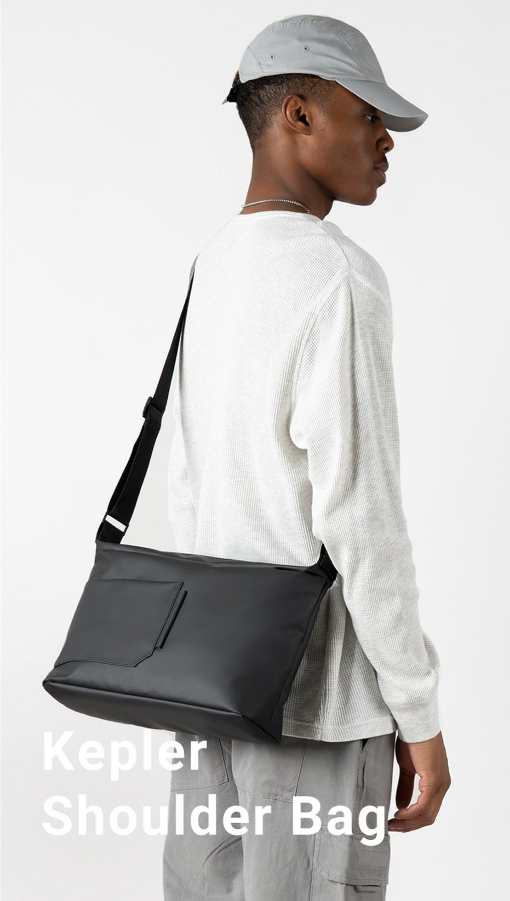 cavemptショルダーバック C.E / シーイー cavempt DEVELOPED LIGHT SHOULDER BAG（その他バッグ