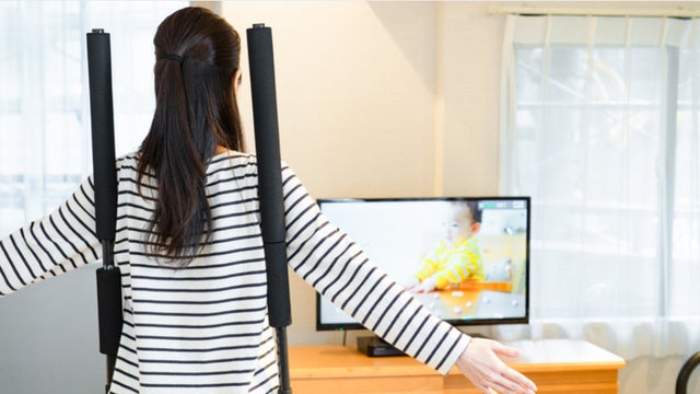 組み立て1分、7cmの隙間に収納できる！立ったまま体幹を鍛える新