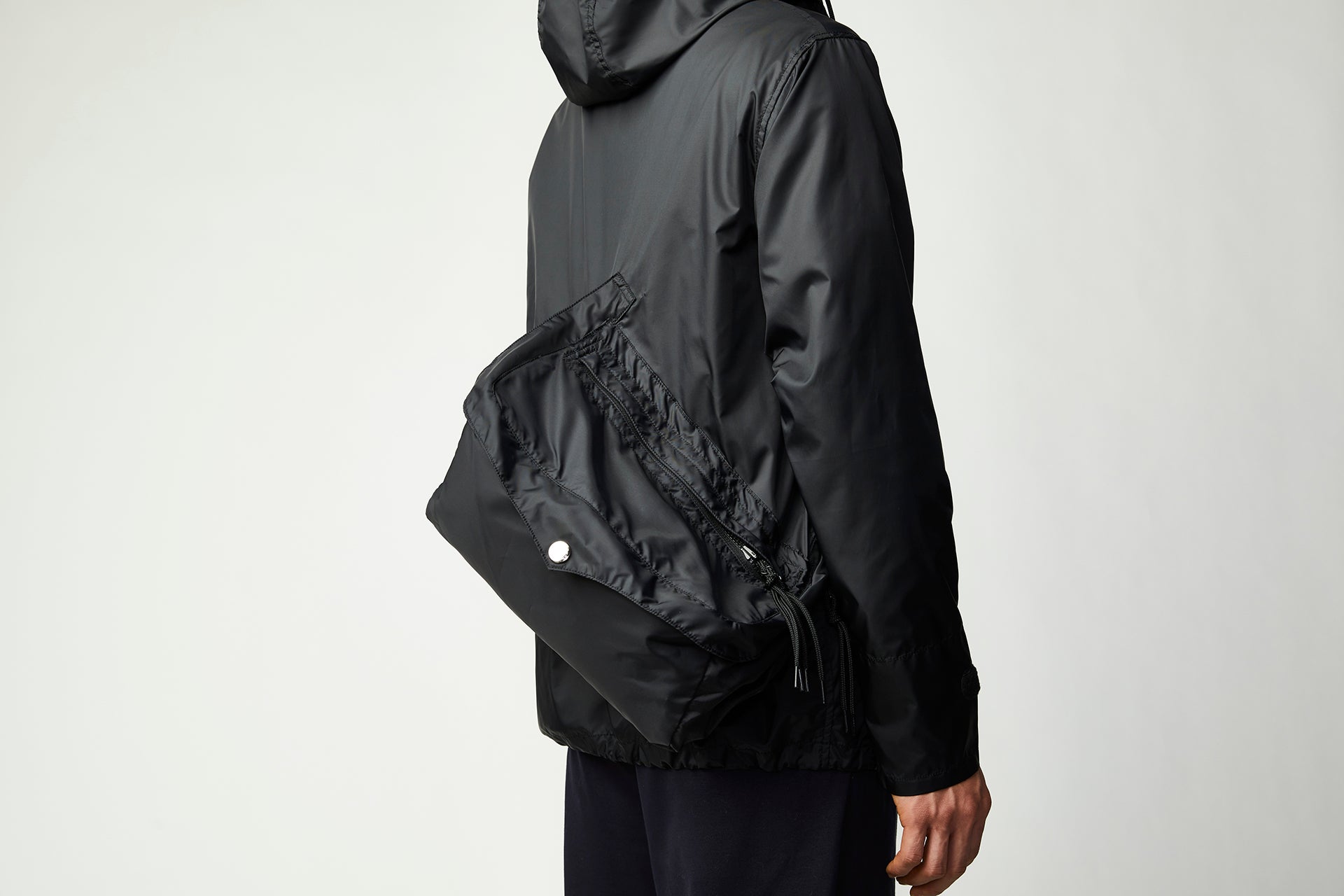 Makuake｜ジャケットがバッグに！バッグがジャケットに！シーンに