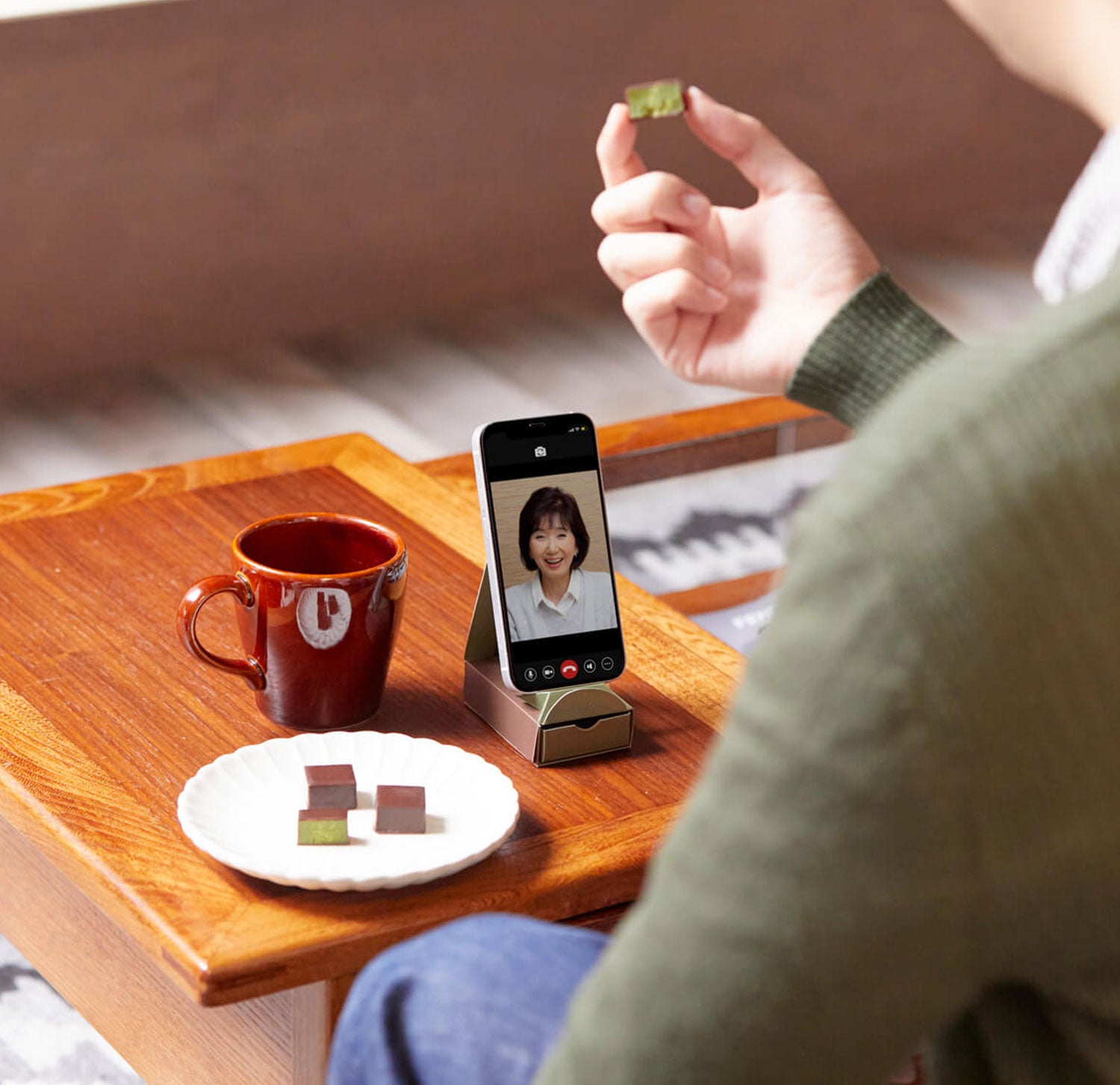 食xデザインの新体験】特撰宇治抹茶チョコレート。パッケージがスマホ