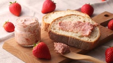 【いちご農園直送】パンがワンランク上のご馳走になる本物の『いちごバター』
