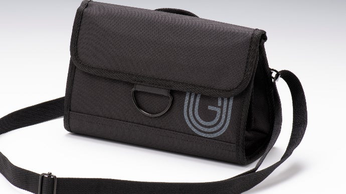 片手で最短アクセス！使いやすさを追求した新感覚ショルダーバッグ