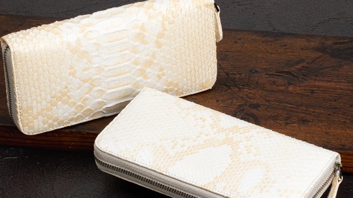 第2段】機能性重視！本格ホワイトパイソン長財布。特殊構造で日本初