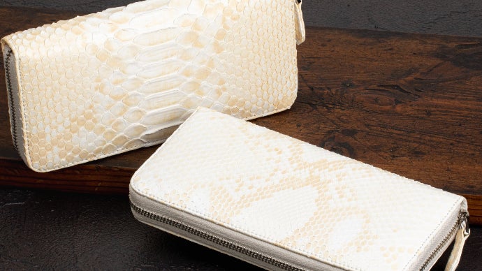 第2段】機能性重視！本格ホワイトパイソン長財布。特殊構造で日本初