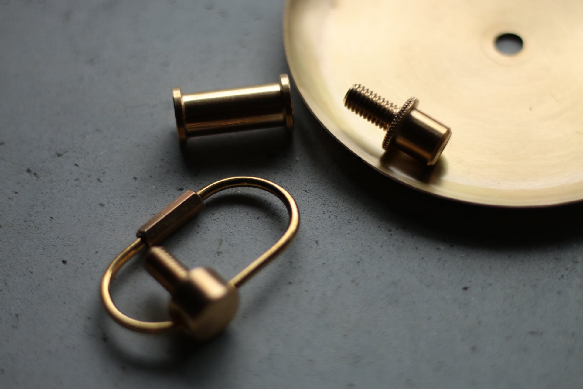 野外やお家で、蚊取り線香立てにもランプシェードにもなる真鍮の