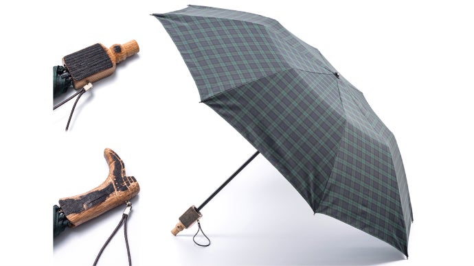 手彫りの持ち手に職人技が光る一点物！秩父蒸溜所の樽から生まれた晴雨