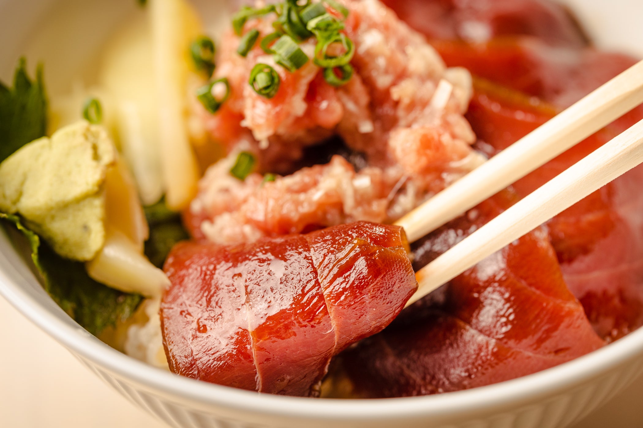 一流鮨店御用達のマグロ仲卸「やま幸」による”究極のマグロ丼”が