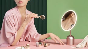 色温度と輝度を変えてメイクできる。理想の自分を作り出す、LEDデスク女優ミラー