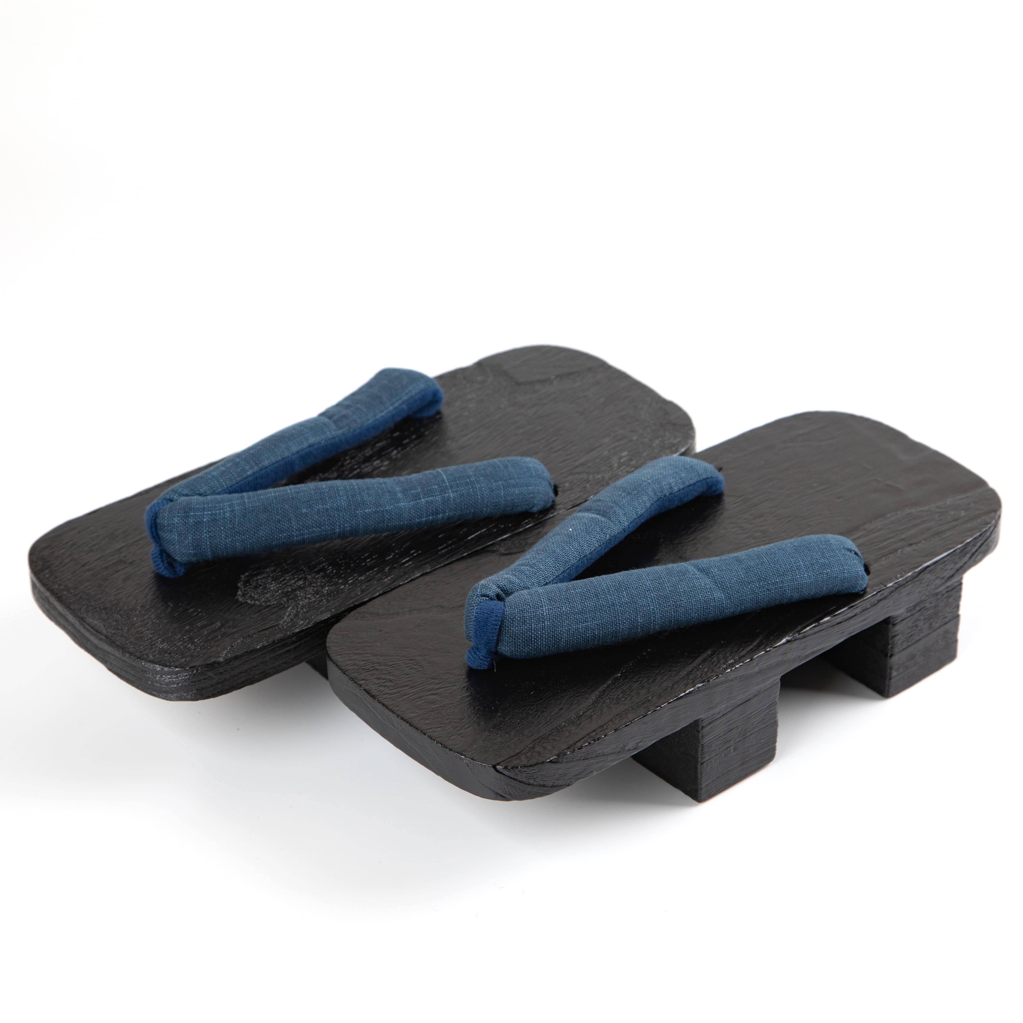 現代では少ない「本格的なメンズ二枚歯下駄！」誰もが履きやすい右近