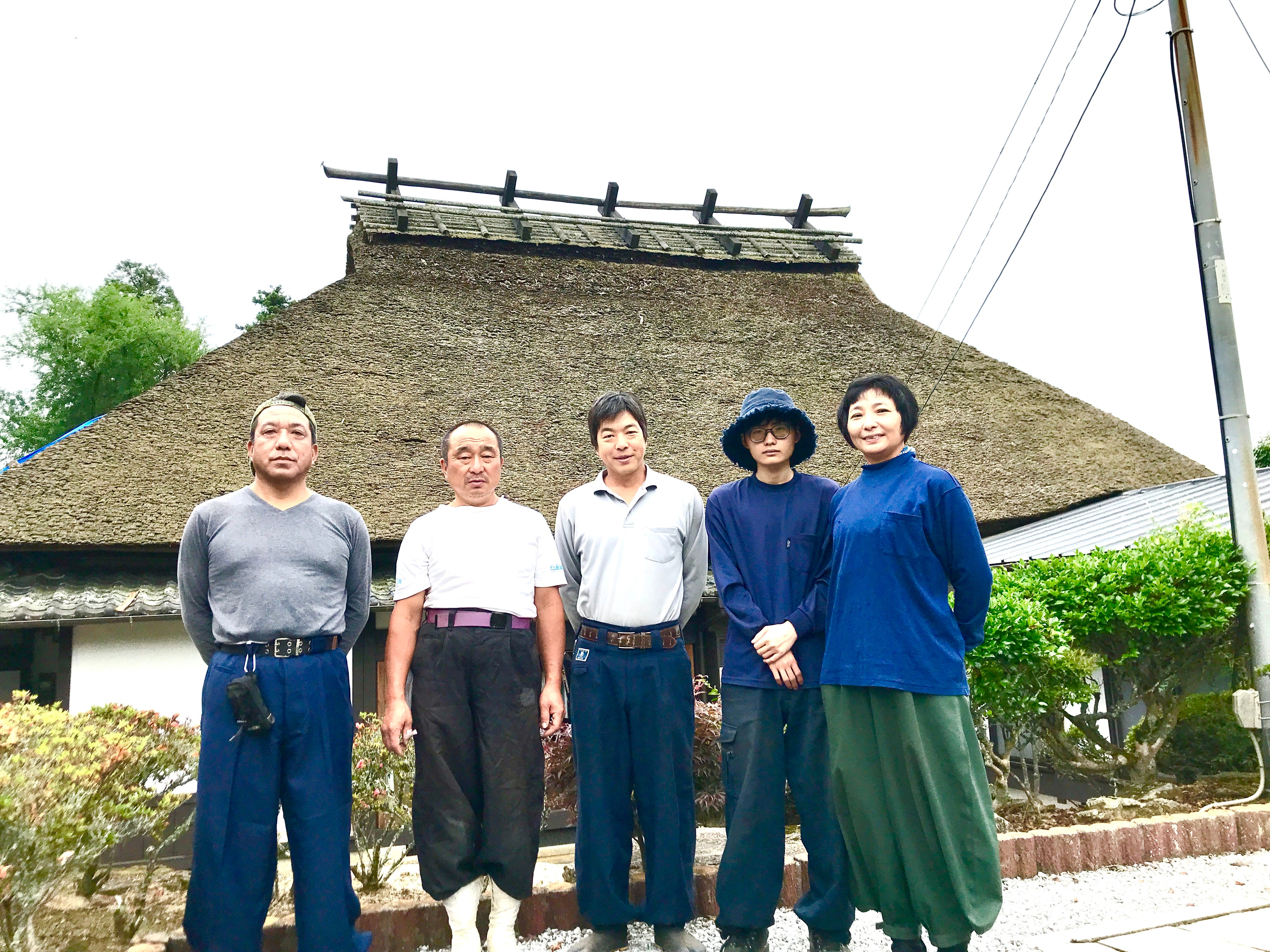 420年続く初代八山直系の高取焼宗家。茅葺き屋根を葺き替え新しい釉薬