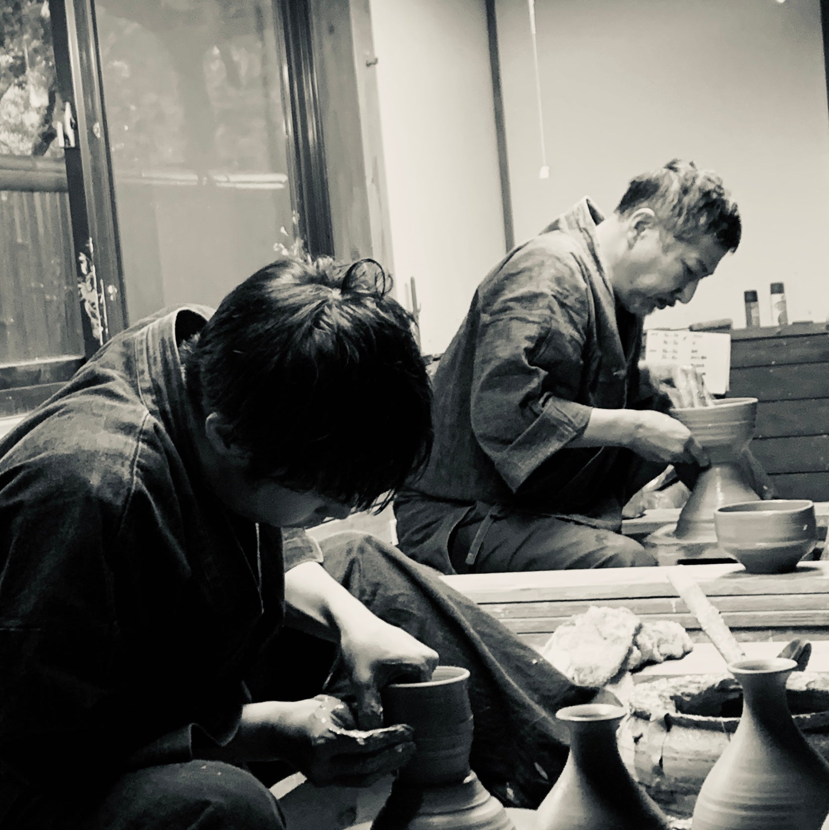 420年続く初代八山直系の高取焼宗家。茅葺き屋根を葺き替え新しい釉薬