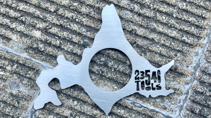 新品未使用 23546TOOLSアイヌ紋様焚き火台 ケース付き 新品未使用 23546TOOLSアイヌ紋様焚き火台 ケース付き