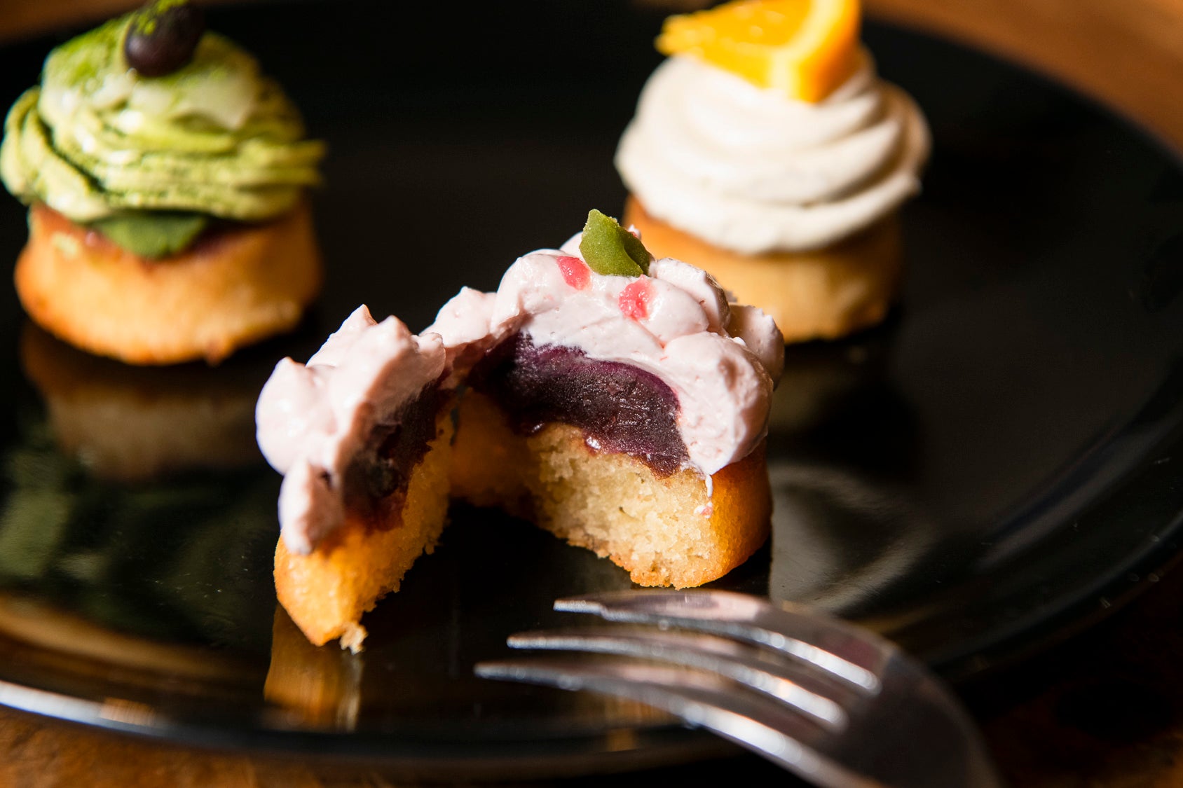 高級バタークリームの中に2種のあんこ。新感覚の”あんバター