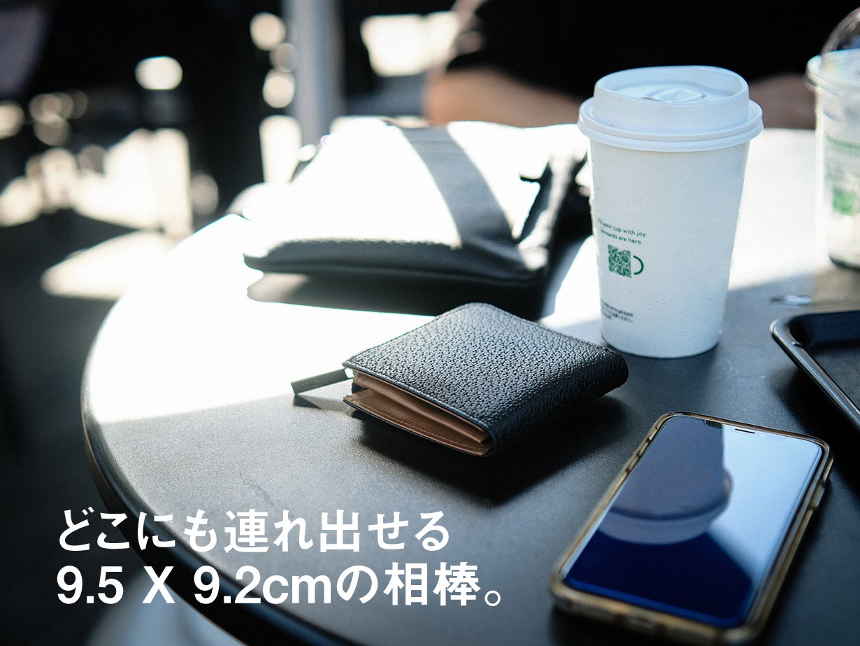 大容量」と「使いやすさ」を 手のひらサイズに。ミニ財布「 QUAKU