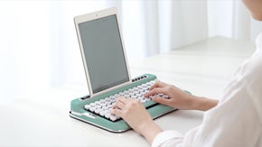 ミントチョコを思わせるタイプライターワイヤレスキーボード「PENNA」