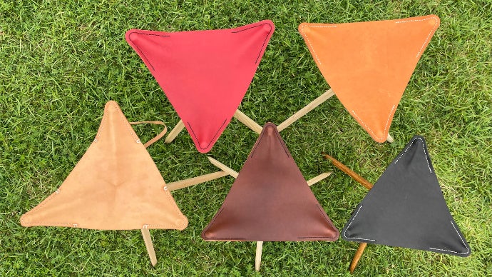 アウトドアで大活躍。畳むと一本の棒になる、天然木と本革の手作り