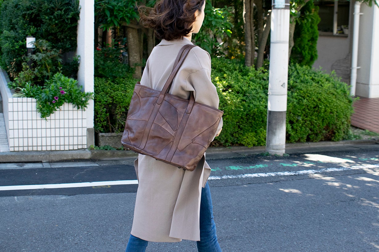 革の端切れを特別な一点物へ。職人の技と想いを盛り込んだレザーパッチ