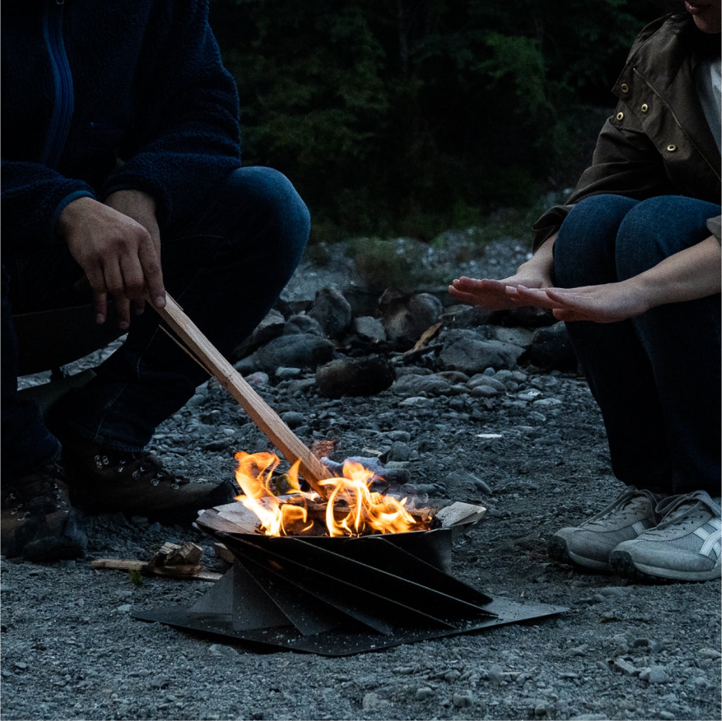 揺らめく炎を美しく魅せる！形をカスタムできてコンパクト＆スマートな