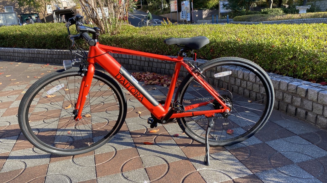 移動を楽しくする相棒。快適に、アクティブに街を走る。電動アシスト