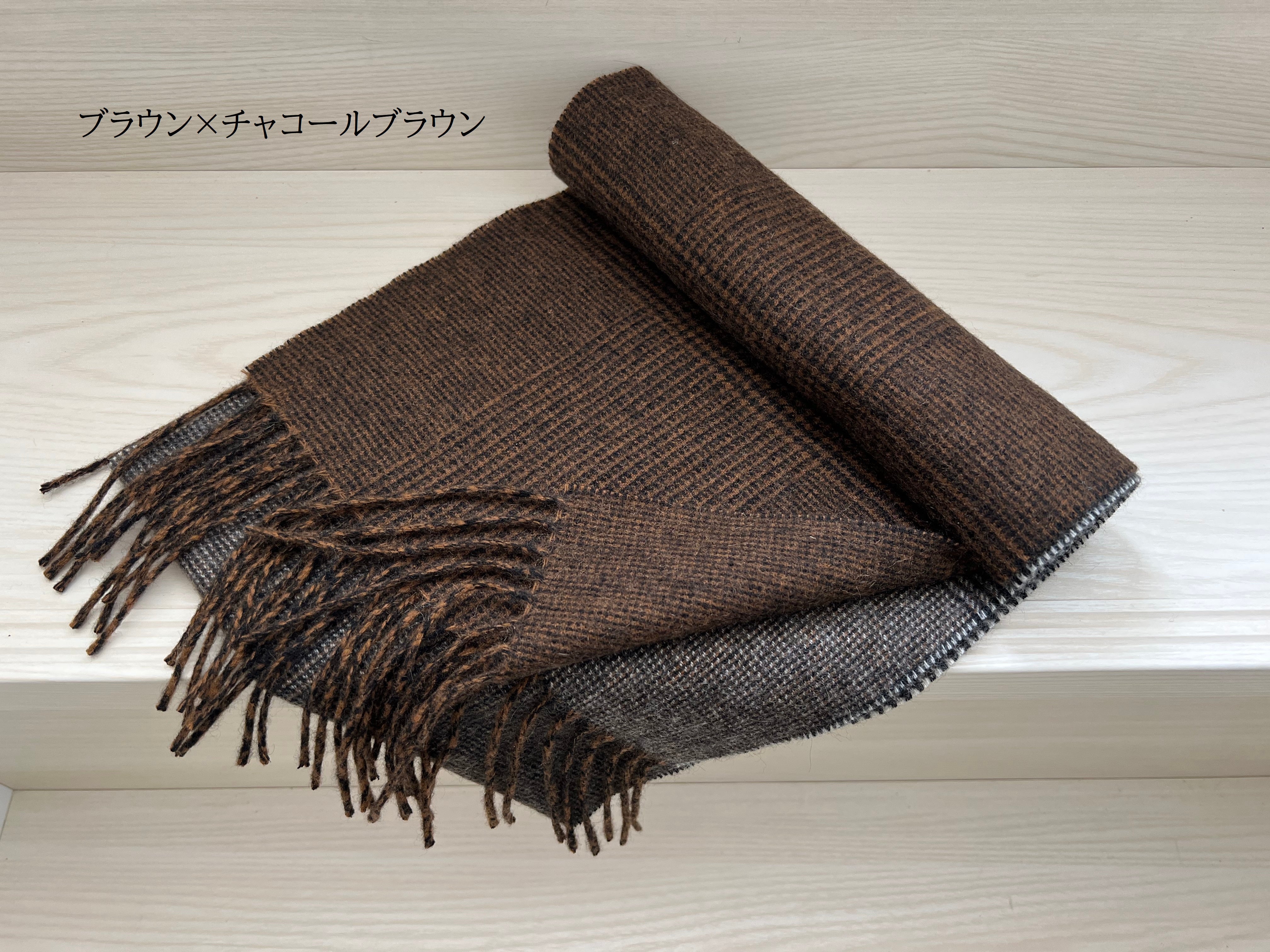 似合う柄を追求！グレンチェックカシミヤ100%マフラーは巻いて暖かさ