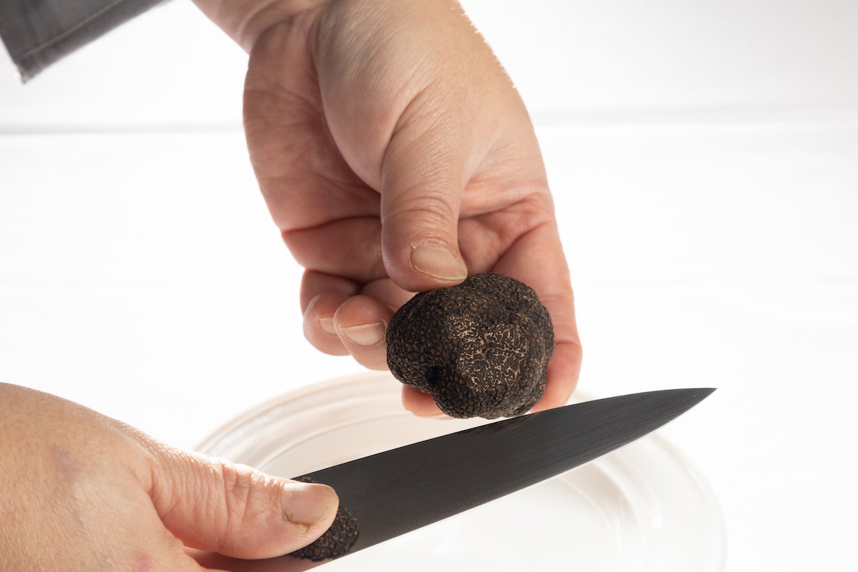 トリュフマイスター・ヴィンチェロ齋藤シェフが認めた最高級の雲南黒
