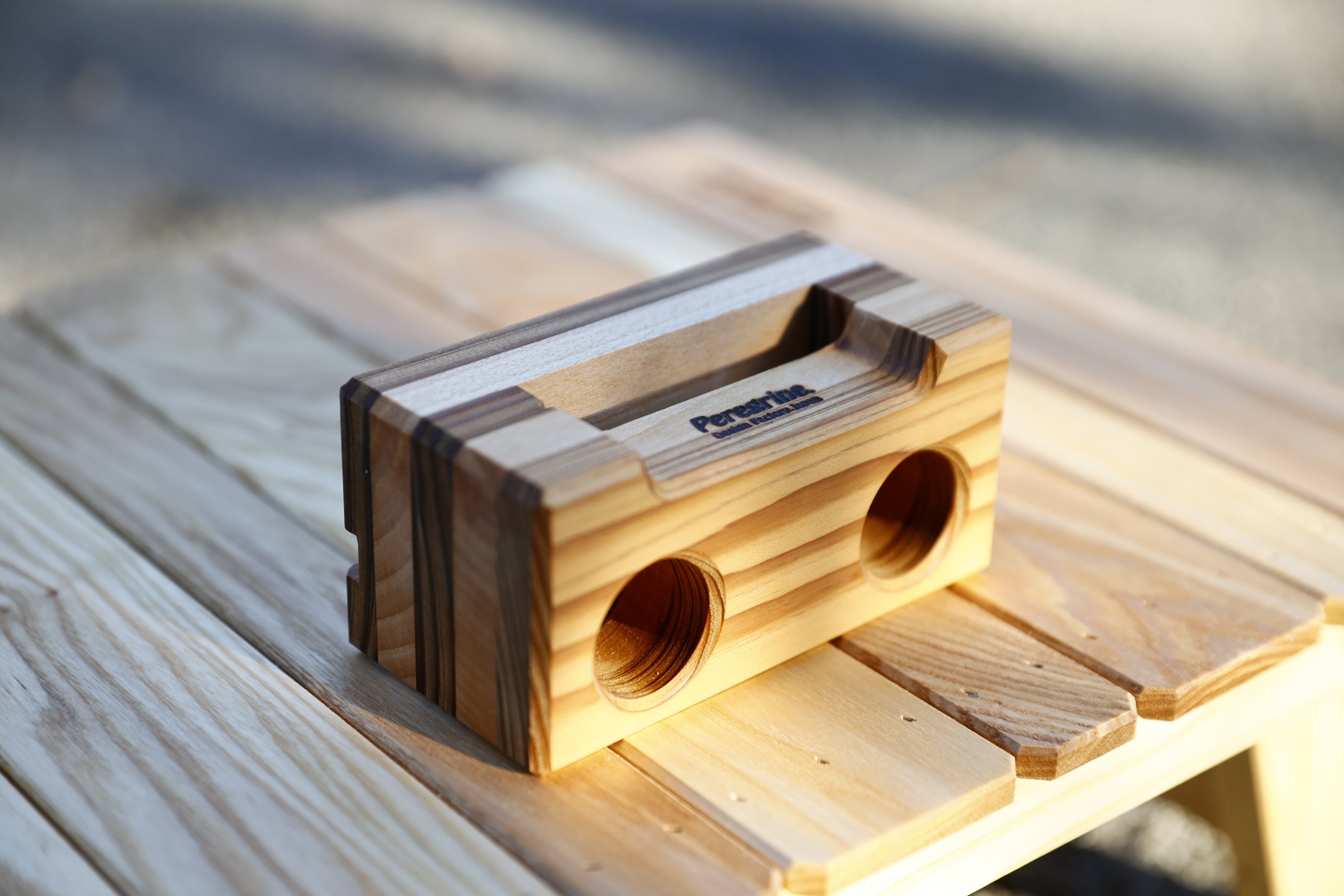 サウンズ ウッドSounds Wood 縞模様の美しいアコースティックスタンド