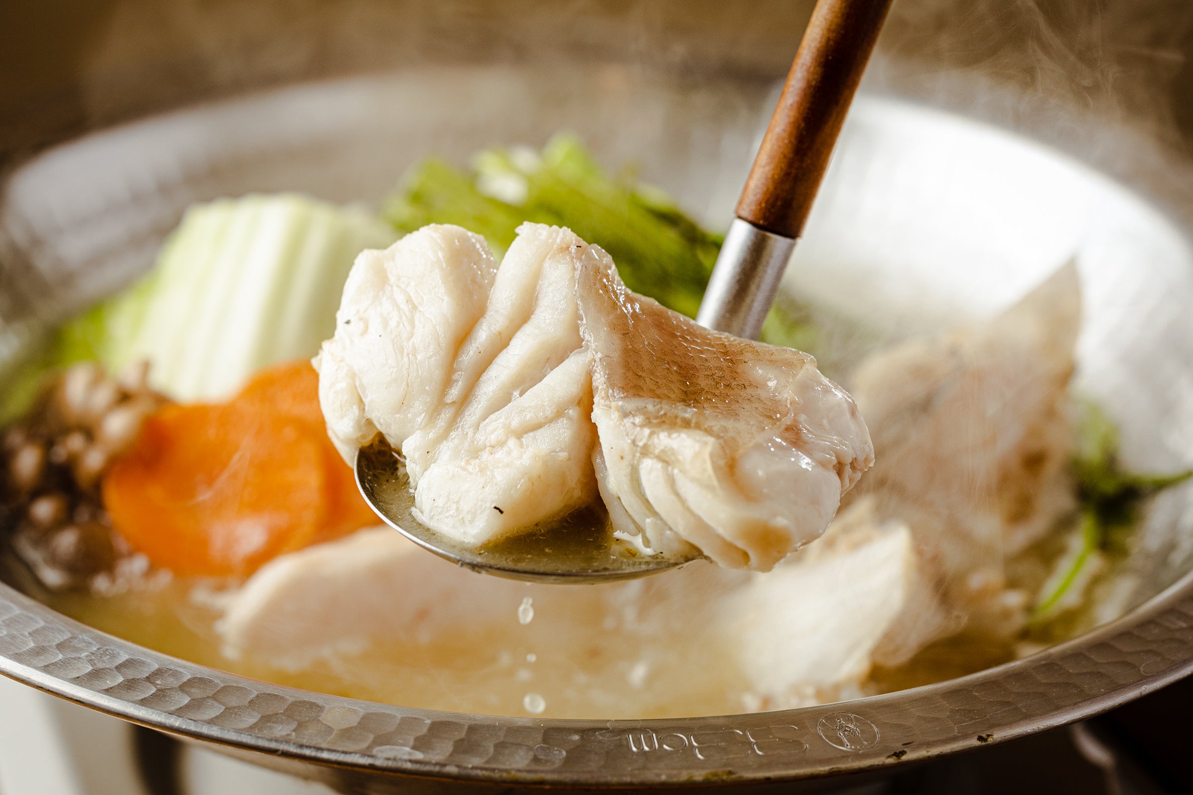 冬限定】幻の高級魚クエを食べ尽くす。旨味溢れる天然クエ尽くしを