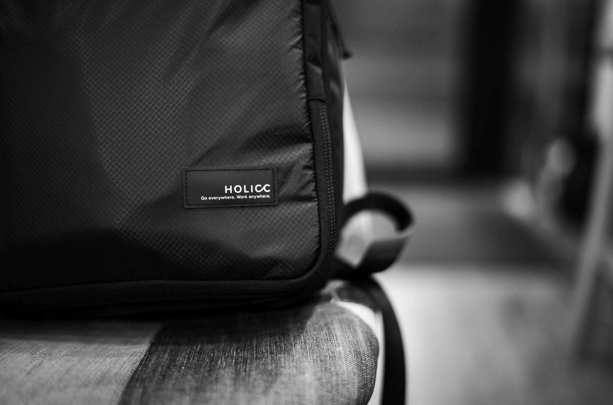 バッグ HOLICC ONE 洋服圧縮で大容量なのにコンパクトだから通勤も長期旅行もこれ1