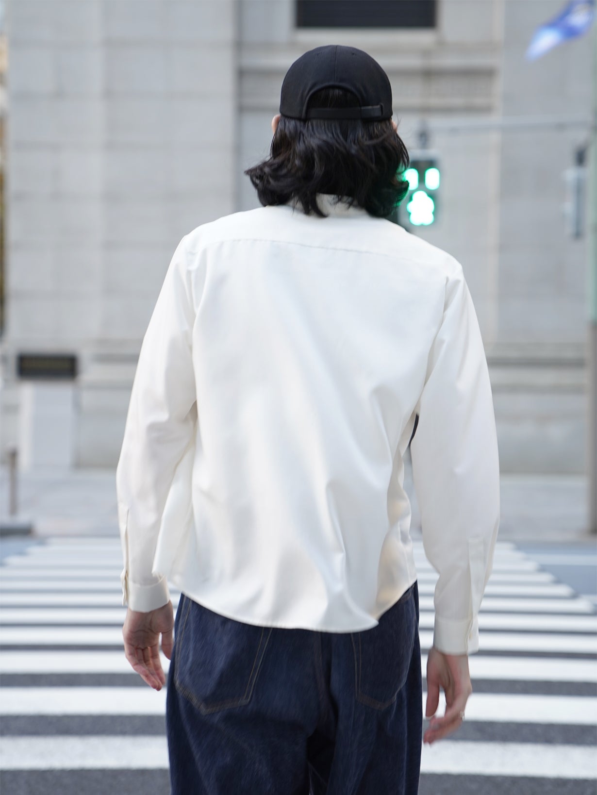 熟練の生地職人が織るシルク。上品だけど気取らないシルク100%シャツ