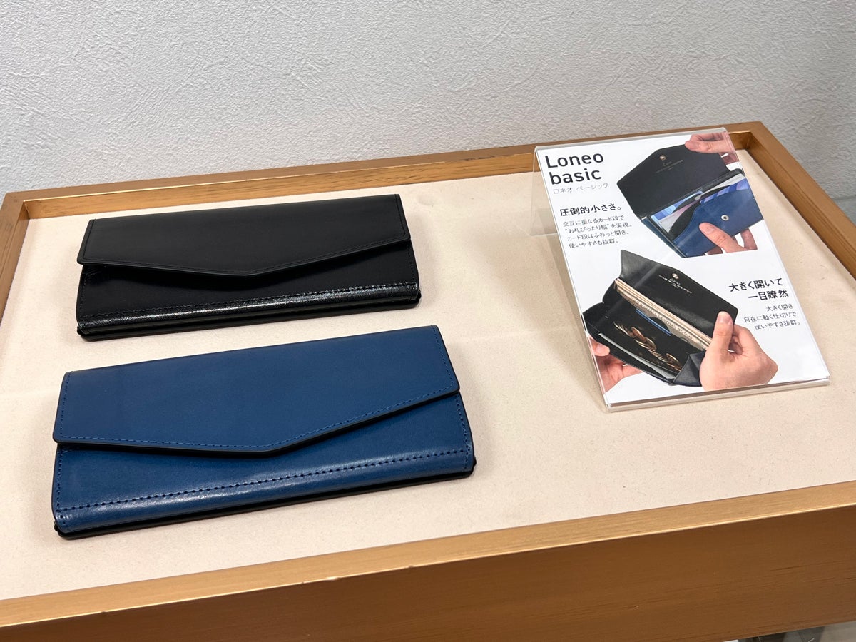 Makuake｜[一目瞭然]大きく開く小さな長財布。開くとすぐカード！最小  