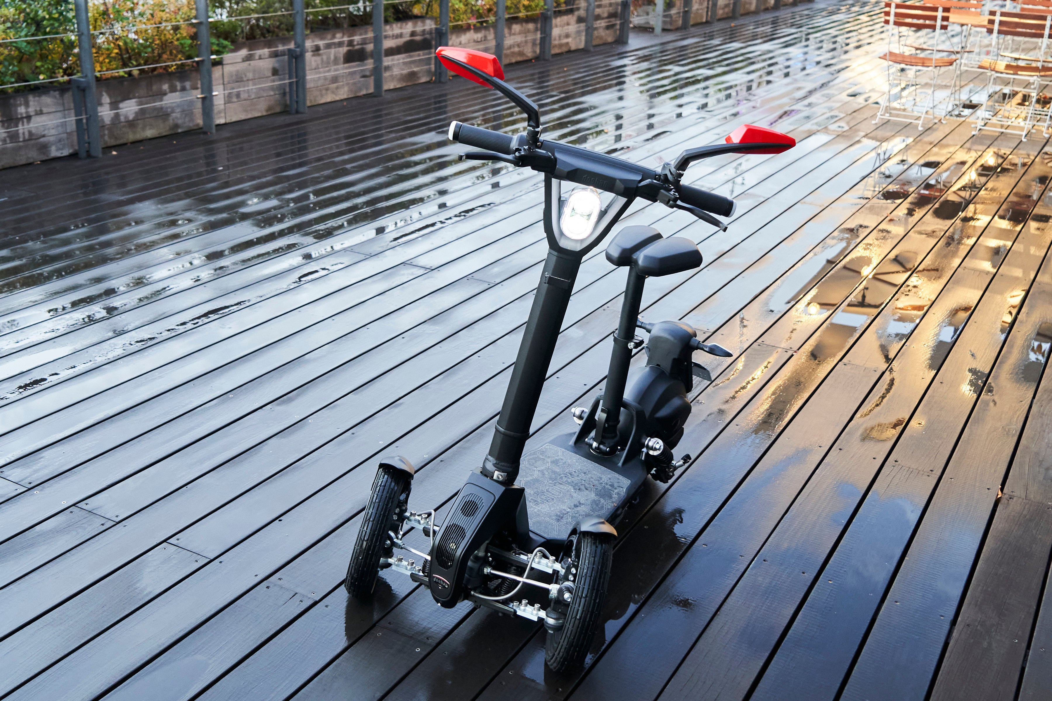 Makuake｜ちょい乗りに最適！ヘルメット不要、折り畳み式三輪電動