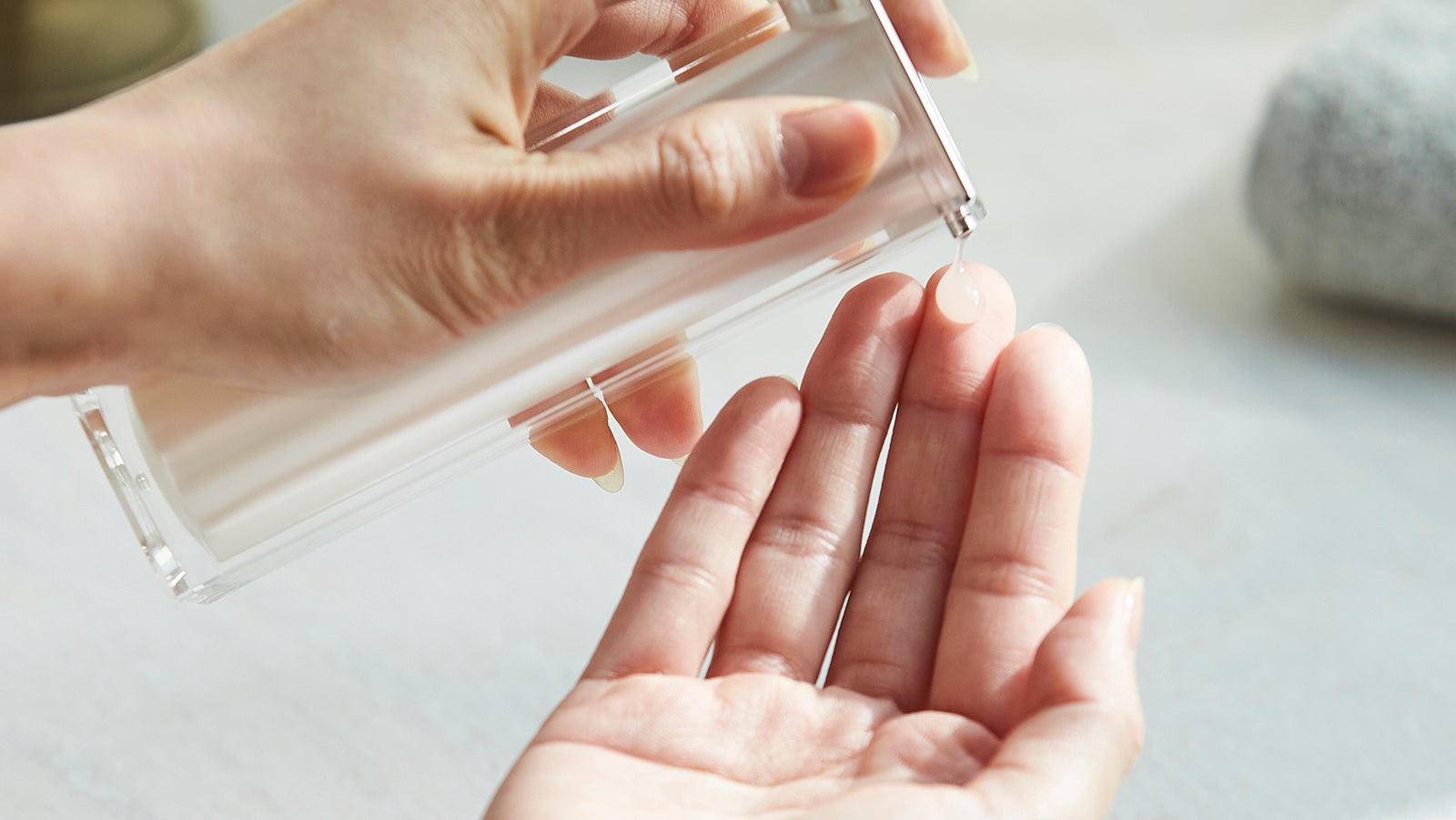 美容液】潤いで包み込む「ナイアシン＊ヴェール」で一歩リード